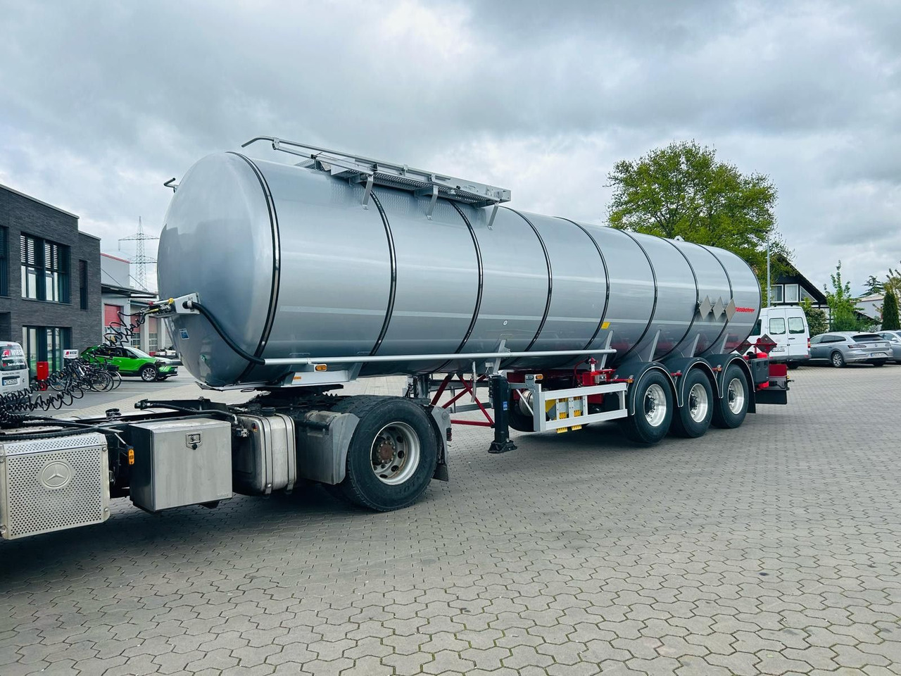 Kässbohrer STS.SS Edelstahl Tankauflieger Bitumen 32m³ - Tanksættevogn: billede 2 Kässbohrer STS.SS Edelstahl Tankauflieger Bitumen 32m³ - Tanksættevogn: billede 2