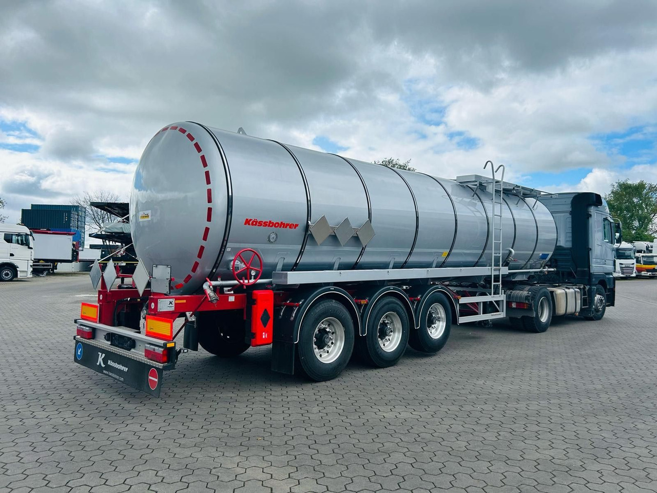 Kässbohrer STS.SS Edelstahl Tankauflieger Bitumen 32m³ - Tanksættevogn: billede 1 Kässbohrer STS.SS Edelstahl Tankauflieger Bitumen 32m³ - Tanksættevogn: billede 1