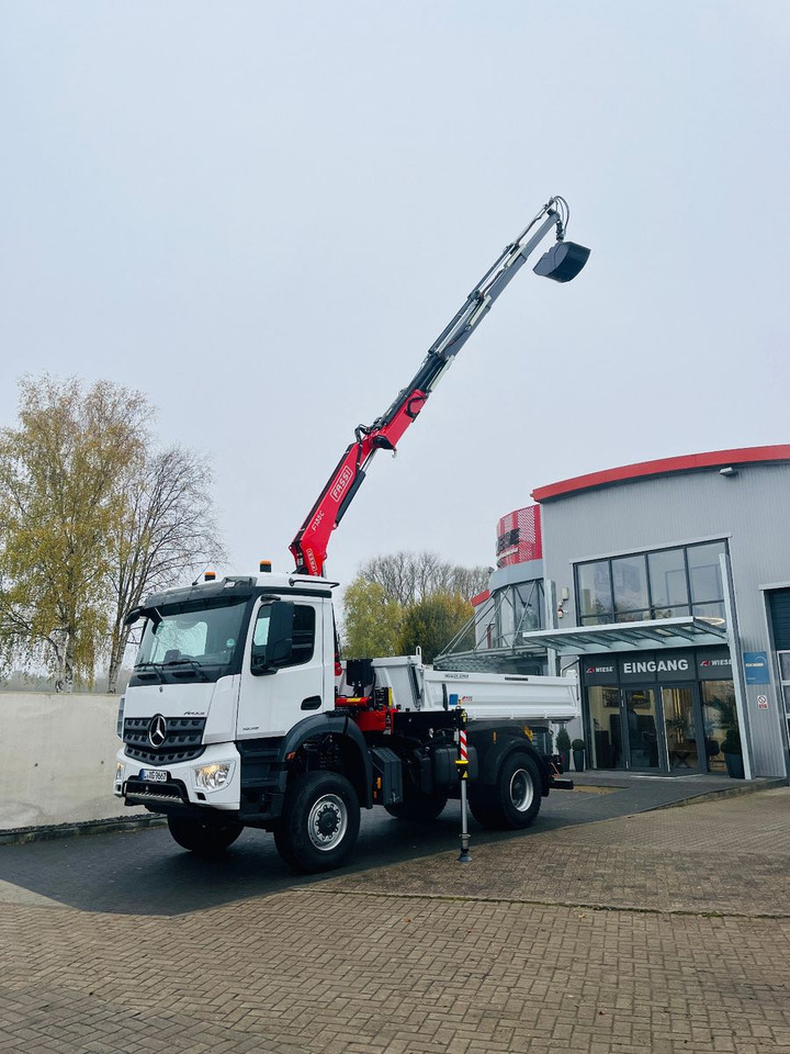 Mercedes-Benz Arocs 1835 4x4 Meiller Fassi F135 Kran Kipper - Tipvogn lastbil, Lastbil med kran: billede 4 Mercedes-Benz Arocs 1835 4x4 Meiller Fassi F135 Kran Kipper - Tipvogn lastbil, Lastbil med kran: billede 4