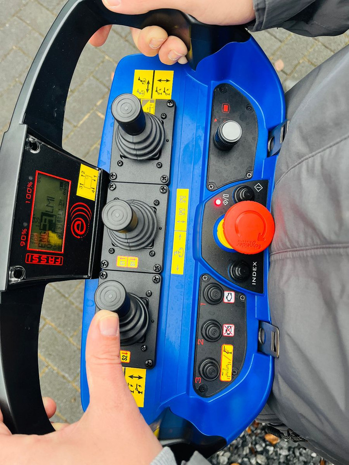 Tipvogn lastbil, Lastbil med kran Mercedes-Benz Arocs 1835  4x4 Meiller Fassi F135 Kran Kipper: billede 10