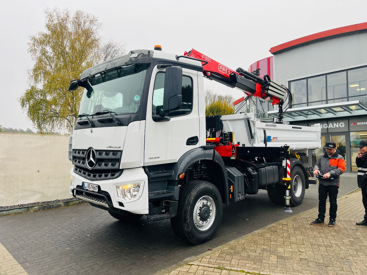 Mercedes-Benz Arocs 1835 4x4 Meiller Fassi F135 Kran Kipper - Tipvogn lastbil, Lastbil med kran: billede 1 Mercedes-Benz Arocs 1835 4x4 Meiller Fassi F135 Kran Kipper - Tipvogn lastbil, Lastbil med kran: billede 1