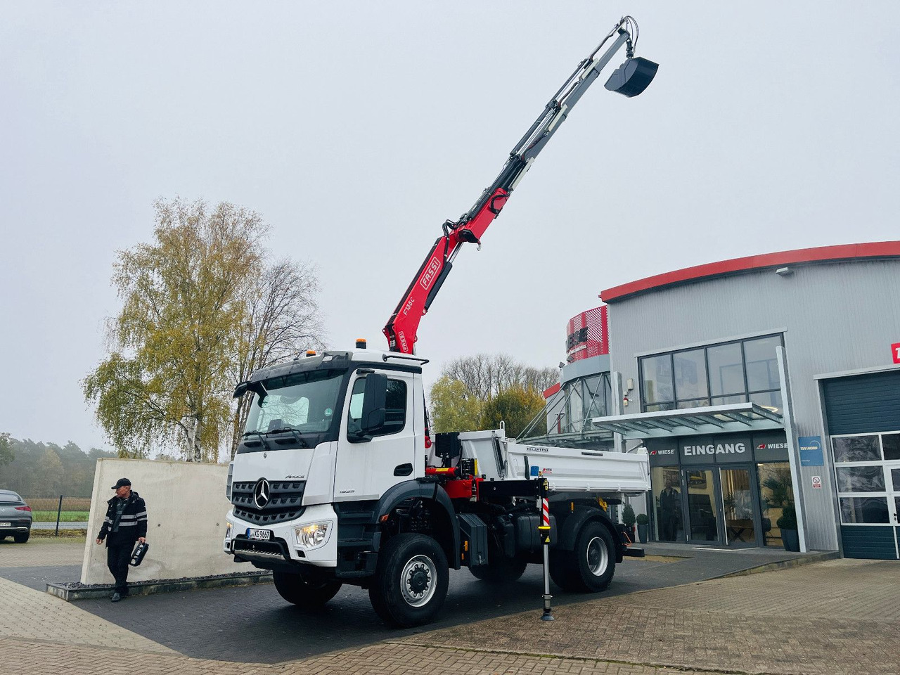 Tipvogn lastbil, Lastbil med kran Mercedes-Benz Arocs 1835  4x4 Meiller Fassi F135 Kran Kipper: billede 11