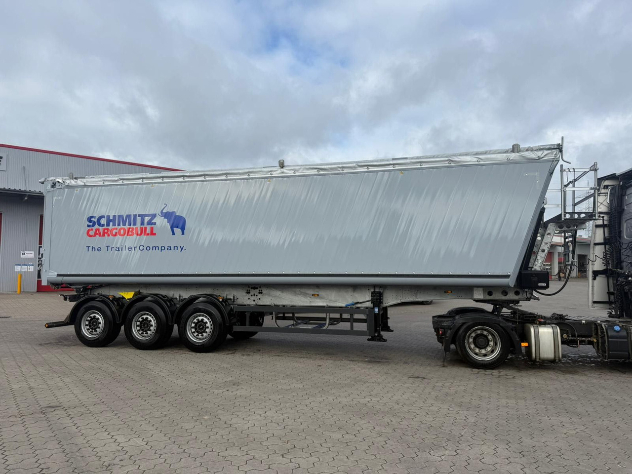 Schmitz Cargobull SCB S3D Alu Kipper 60m³ Fast Neuwertig OKUSLIDE - Tipvogn sættevogn: billede 4 Schmitz Cargobull SCB S3D Alu Kipper 60m³ Fast Neuwertig OKUSLIDE - Tipvogn sættevogn: billede 4