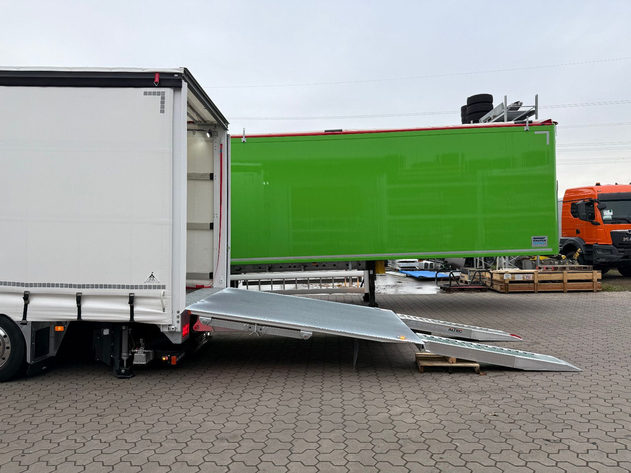 Volvo FH 500 Gabelstaplertransporter LBW 9t Dhollandia - Lastbil med presenning: billede 4 Volvo FH 500 Gabelstaplertransporter LBW 9t Dhollandia - Lastbil med presenning: billede 4