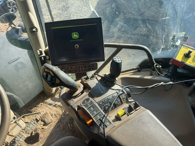 JOHN DEERE 6215R - Traktor: billede 2 JOHN DEERE 6215R - Traktor: billede 2