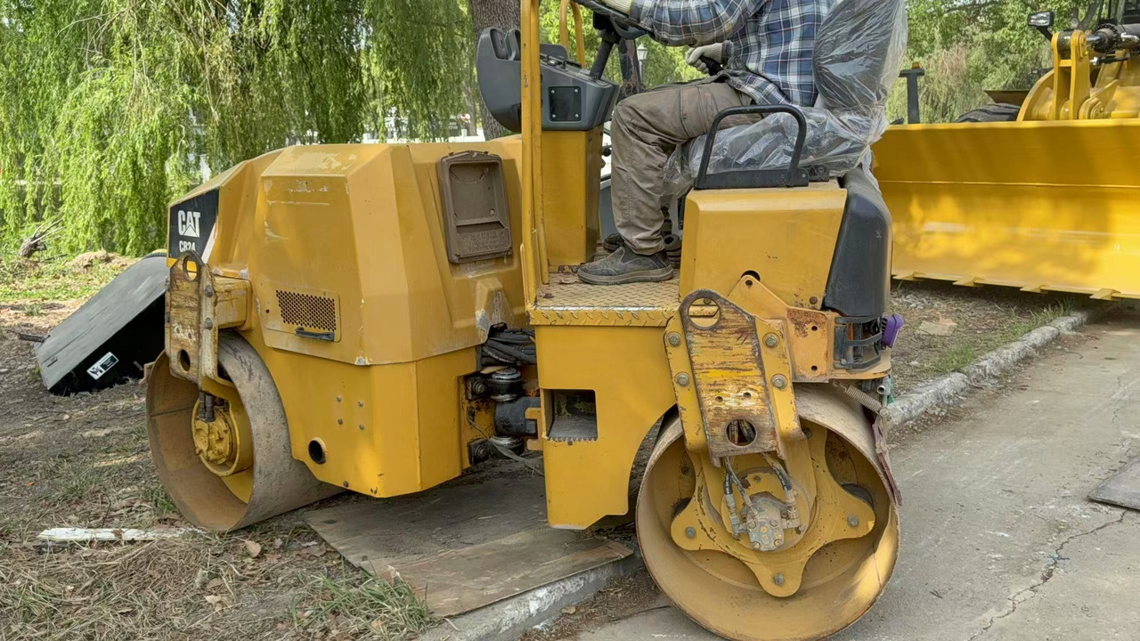 CATERPILLAR CB24B - Tromle: billede 2 CATERPILLAR CB24B - Tromle: billede 2