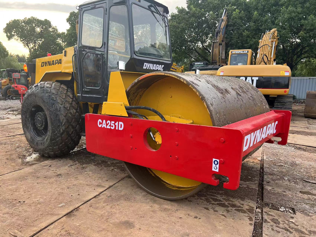 DYNAPAC CA215D - Tromle: billede 1 DYNAPAC CA215D - Tromle: billede 1