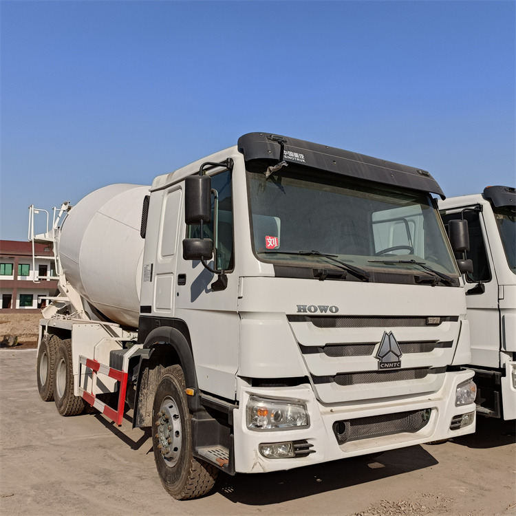 HOWO HOWO-mixer pump truck - Betonbil med pumpe: billede 1 HOWO HOWO-mixer pump truck - Betonbil med pumpe: billede 1