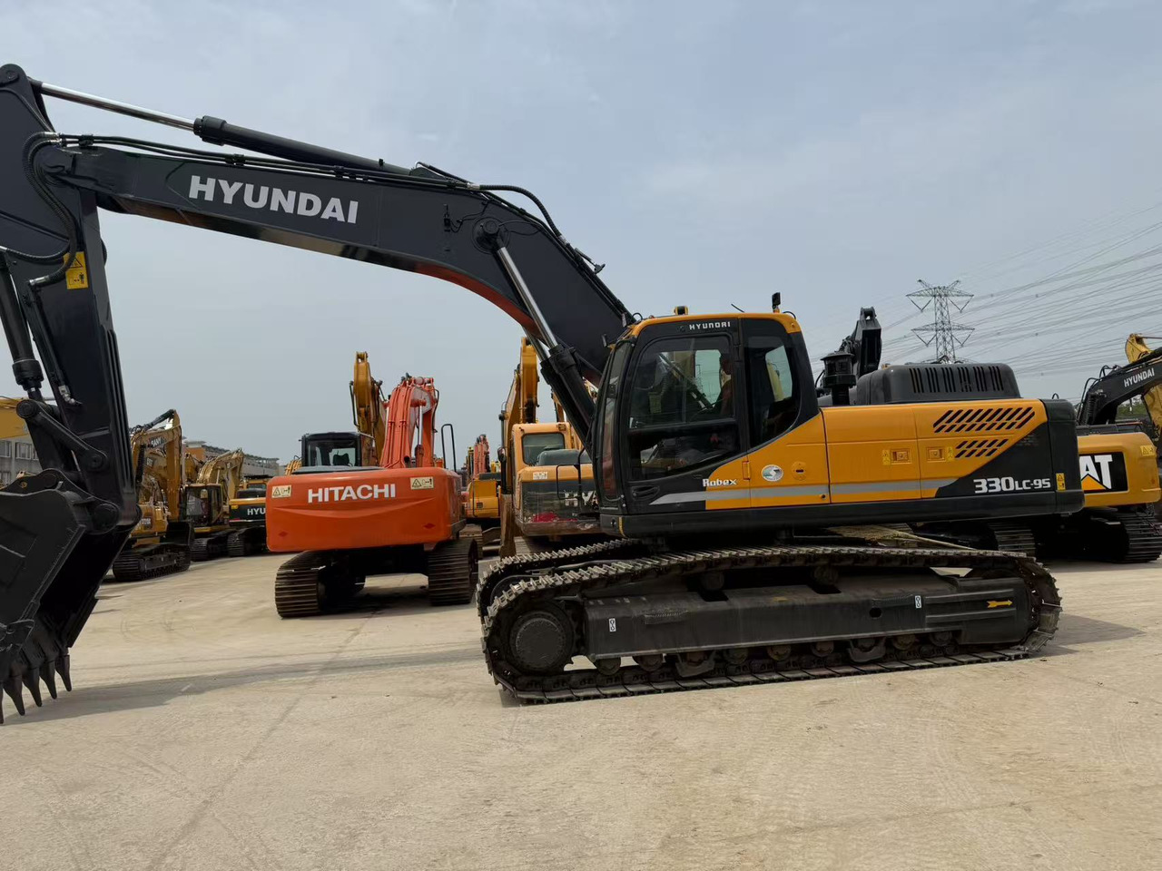 Hyundai R330LC-9S - Bæltegravemaskine: billede 1 Hyundai R330LC-9S - Bæltegravemaskine: billede 1