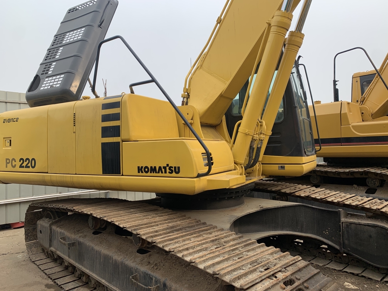 KOMATSU PC220-6E - Bæltegravemaskine: billede 1 KOMATSU PC220-6E - Bæltegravemaskine: billede 1