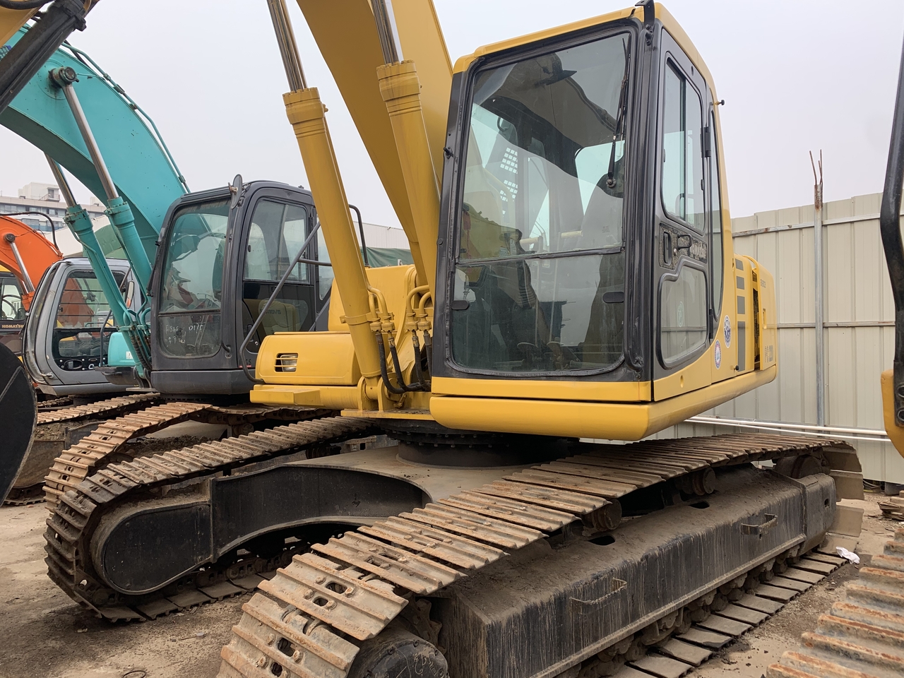 KOMATSU PC220-6E - Bæltegravemaskine: billede 2 KOMATSU PC220-6E - Bæltegravemaskine: billede 2