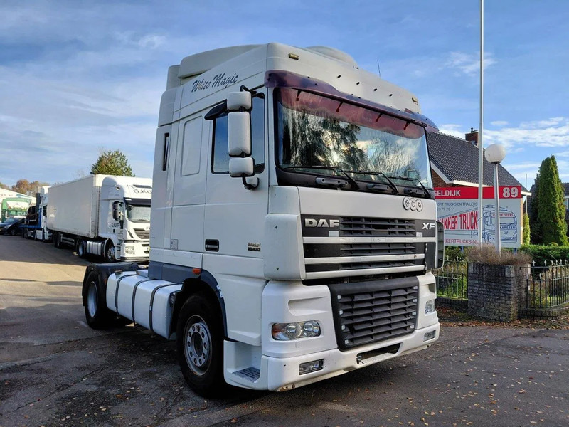 DAF XF 95.430 4x2 MANUAL ZF GEARBOX !! EURO 3 Engine !! - Trækker: billede 2 DAF XF 95.430 4x2 MANUAL ZF GEARBOX !! EURO 3 Engine !! - Trækker: billede 2