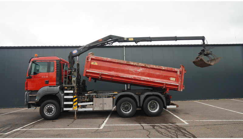 MAN TGS 28.400 6X6 2 SIDE TIPPER WITH HMF 1643 CRANE 376.400KM - Lastbil med kran: billede 1 MAN TGS 28.400 6X6 2 SIDE TIPPER WITH HMF 1643 CRANE 376.400KM - Lastbil med kran: billede 1