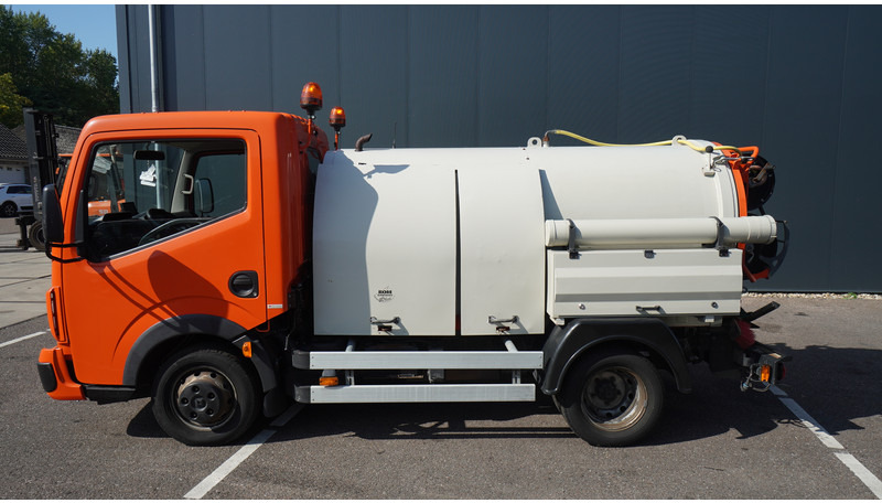 Renault Maxity 130-35/6 CC BROKEN ENGINE HIGH PRESSURE AND VACUUM SYSTEM - Varebil: billede 1 Renault Maxity 130-35/6 CC BROKEN ENGINE HIGH PRESSURE AND VACUUM SYSTEM - Varebil: billede 1