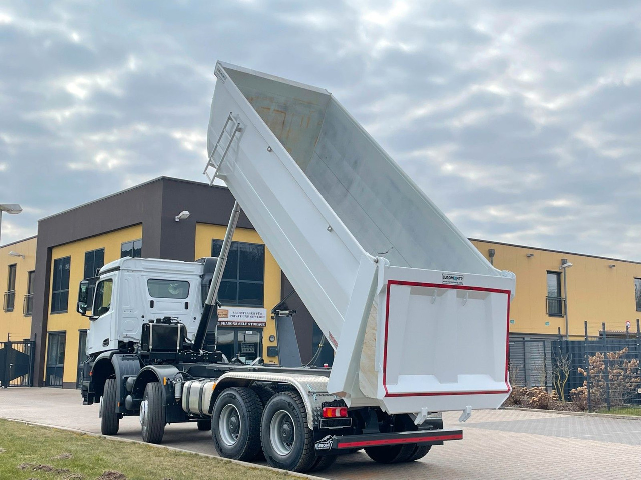 Tipvogn lastbil Mercedes-Benz 4142 8X4  Mulden-  Kipper -  EuromixMTP: billede 12