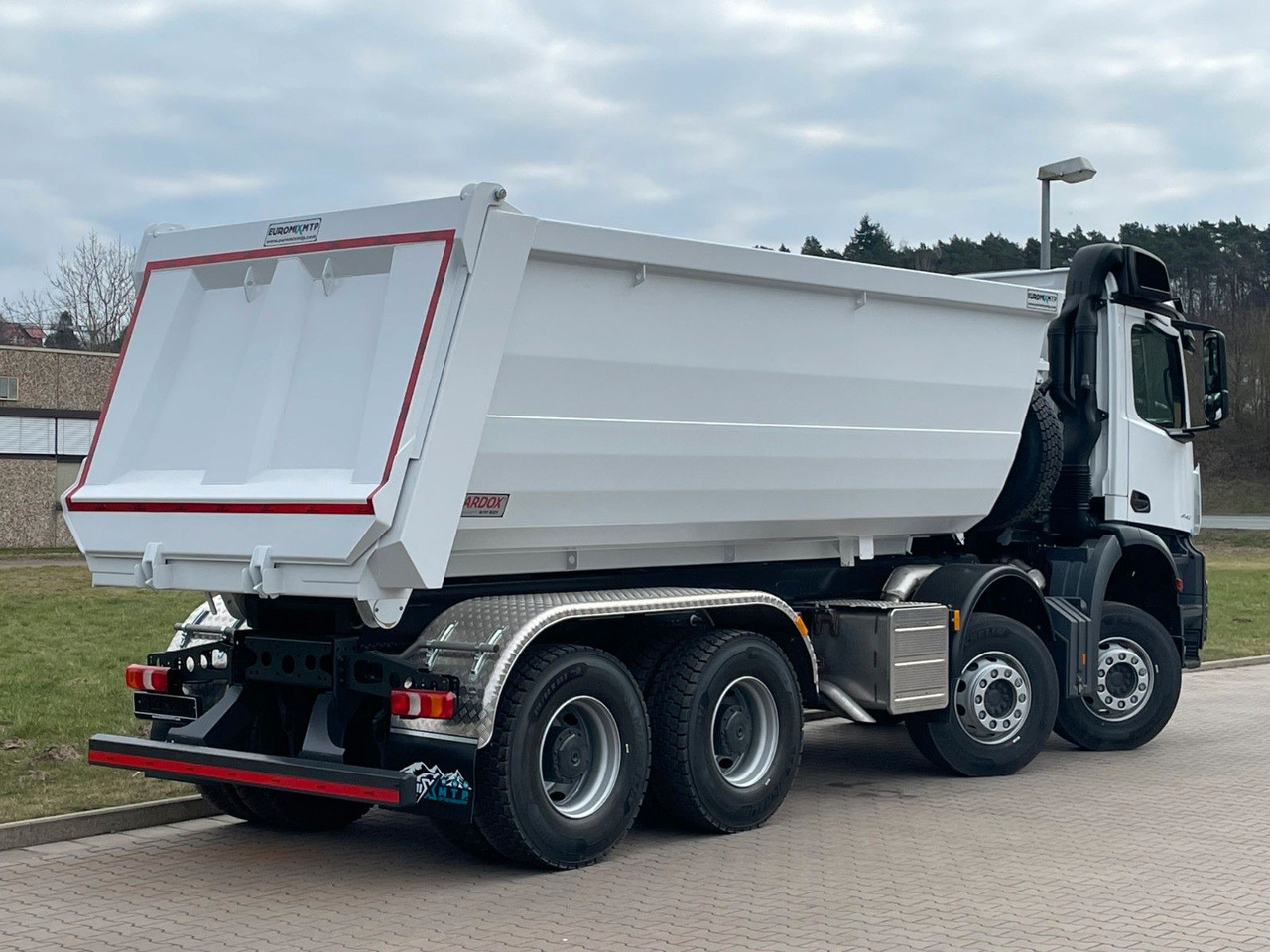 Tipvogn lastbil Mercedes-Benz 4142 8X4  Mulden-  Kipper -  EuromixMTP: billede 7