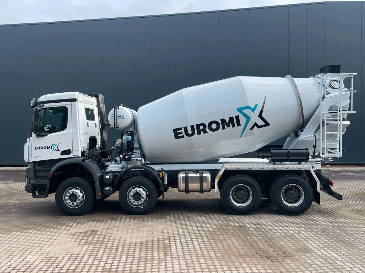 Mercedes-Benz AROCS 5 4142 B 8X4 Euro 3 EuromixMTP EM 10 - Betonbil: billede 2 Mercedes-Benz AROCS 5 4142 B 8X4 Euro 3 EuromixMTP EM 10 - Betonbil: billede 2