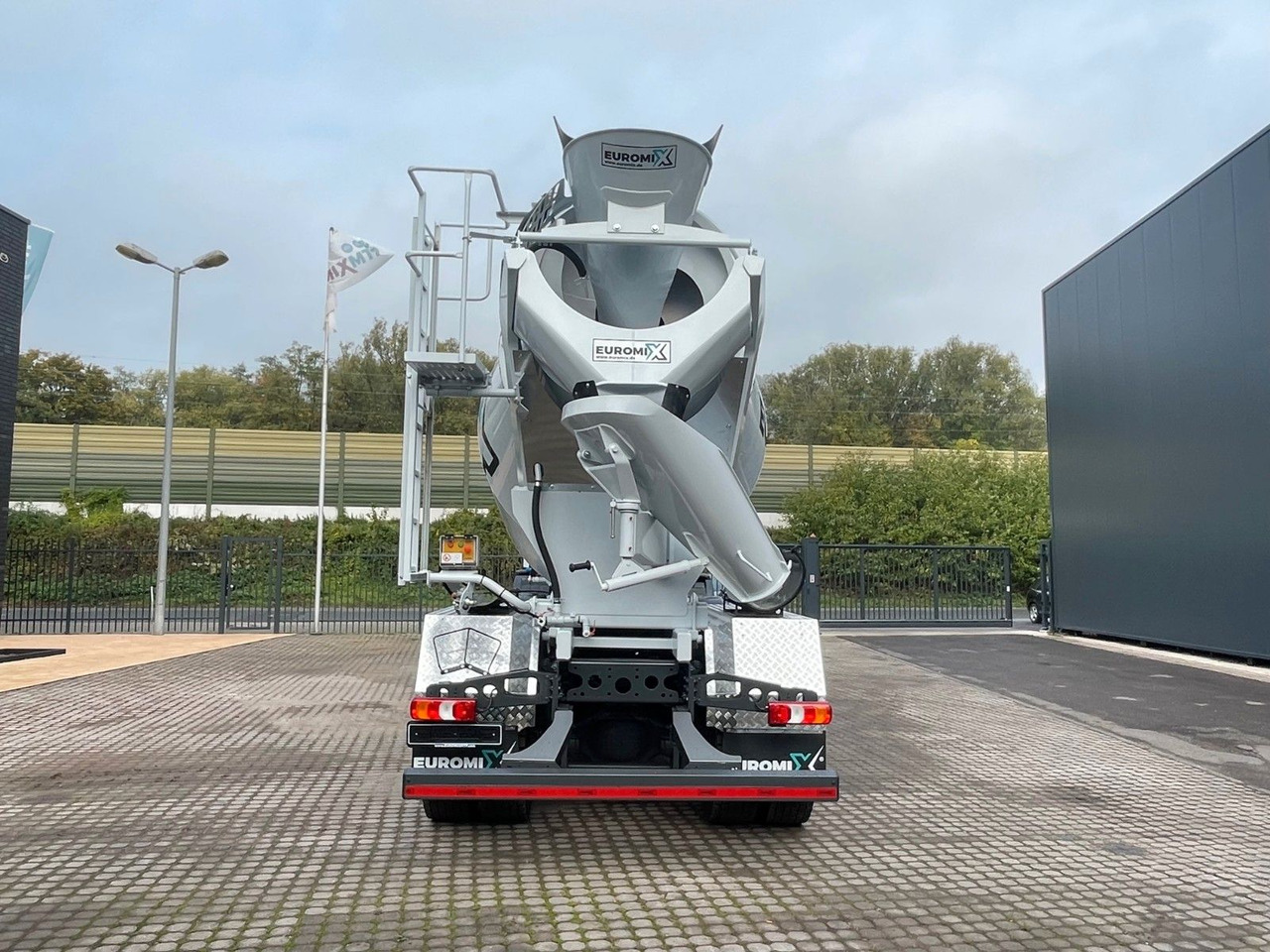 Mercedes-Benz AROCS 5 4142 B 8X4 Euro 3 EuromixMTP EM 10 - Betonbil: billede 4 Mercedes-Benz AROCS 5 4142 B 8X4 Euro 3 EuromixMTP EM 10 - Betonbil: billede 4