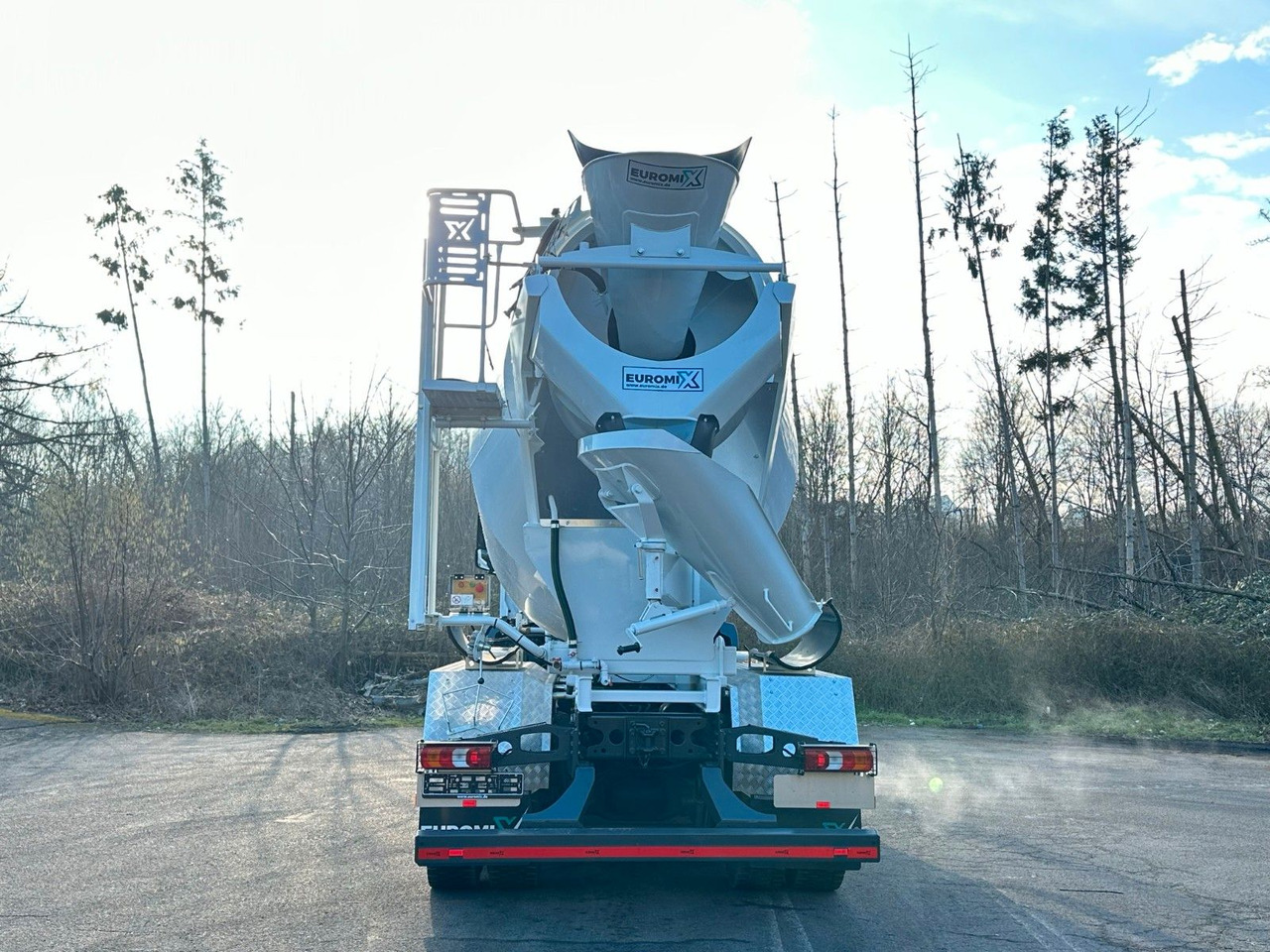 Mercedes-Benz Arocs 5 3743 8X4 / Euro6e EuromixMTP EM 10 L - Betonbil: billede 4 Mercedes-Benz Arocs 5 3743 8X4 / Euro6e EuromixMTP EM 10 L - Betonbil: billede 4