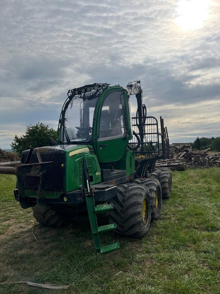 John Deere 810 E - Udkørselsmaskine: billede 2 John Deere 810 E - Udkørselsmaskine: billede 2