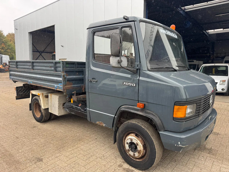 Mercedes-Benz 709D **709D-TIPPER+CRANE-BELGIAN TRUCK** - Tipvogn lastbil, Lastbil med kran: billede 3 Mercedes-Benz 709D **709D-TIPPER+CRANE-BELGIAN TRUCK** - Tipvogn lastbil, Lastbil med kran: billede 3
