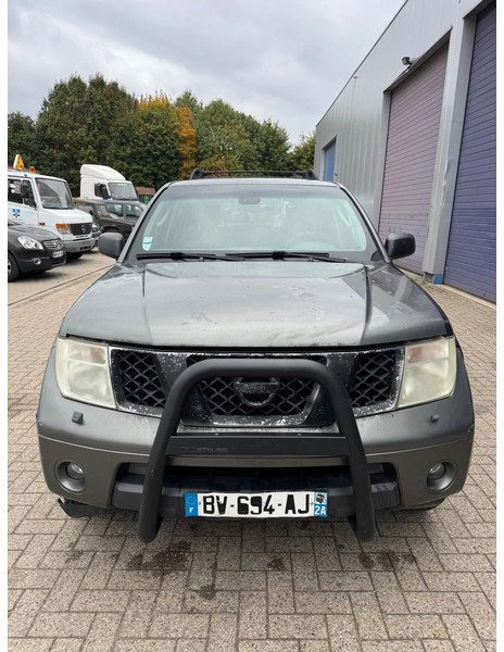 Nissan Pathfinder **AIRCO-EURO 3-7 SEATS** - Bil: billede 2 Nissan Pathfinder **AIRCO-EURO 3-7 SEATS** - Bil: billede 2