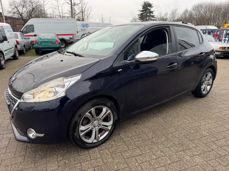Peugeot 208 **STYLE-EURO 5B-AIRCO** - Hatchback: billede 1 Peugeot 208 **STYLE-EURO 5B-AIRCO** - Hatchback: billede 1