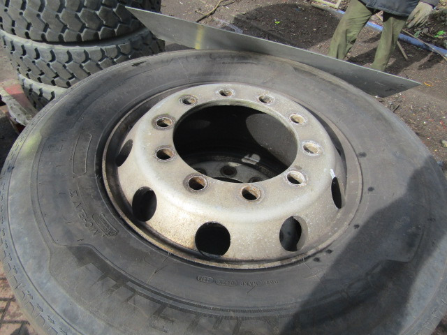 315/70/22.5 ‘ALCOA'(4) MICHELIN STEER PATTERN – 4 PIECE SET - Dæk for Lastbil: billede 5 315/70/22.5 ‘ALCOA'(4) MICHELIN STEER PATTERN – 4 PIECE SET - Dæk for Lastbil: billede 5