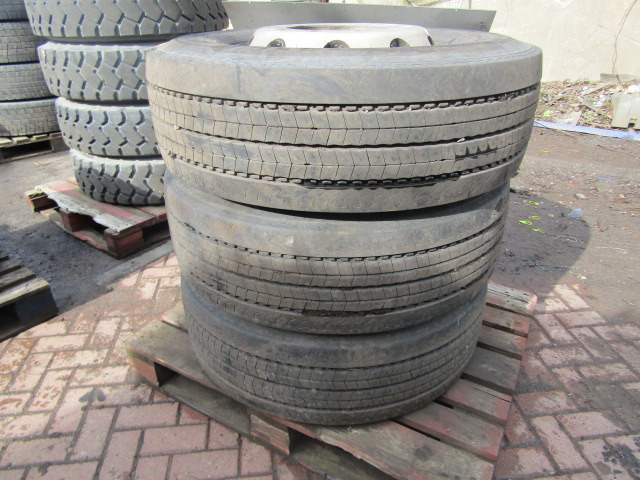 315/70/22.5 ‘ALCOA'(4) MICHELIN STEER PATTERN – 4 PIECE SET - Dæk for Lastbil: billede 3 315/70/22.5 ‘ALCOA'(4) MICHELIN STEER PATTERN – 4 PIECE SET - Dæk for Lastbil: billede 3