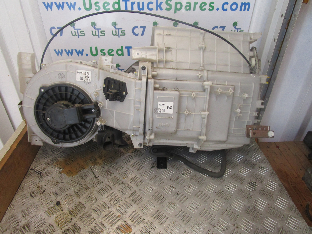 ISUZU N75 4HK1 COMPLETE HEATER MATRIX DENSO P/NO 443210-2982 - Motor og reservedele for Lastbil: billede 1 ISUZU N75 4HK1 COMPLETE HEATER MATRIX DENSO P/NO 443210-2982 - Motor og reservedele for Lastbil: billede 1