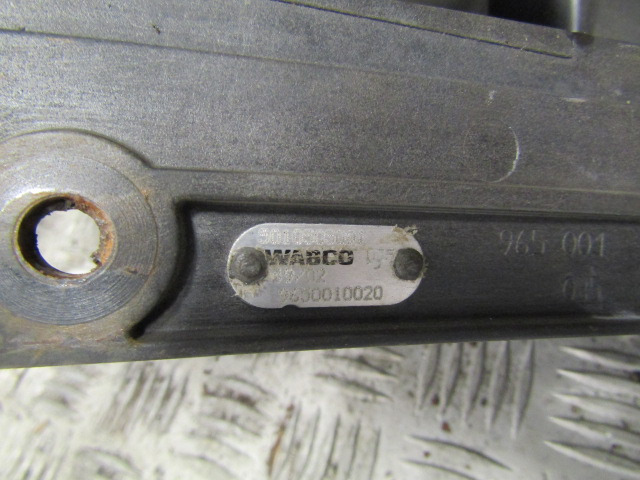 RENAULT MIDLUM DCI PEDAL BOX INC BRAKE VALVE + CLUTCH CYLINDER - Førerhus og interiør for Lastbil: billede 4 RENAULT MIDLUM DCI PEDAL BOX INC BRAKE VALVE + CLUTCH CYLINDER - Førerhus og interiør for Lastbil: billede 4