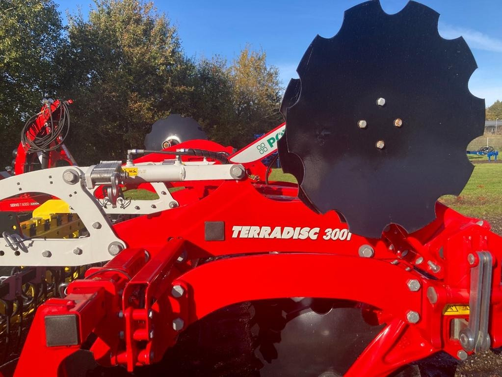 Pöttinger TERRADISC 3001 - Tallerkenharve: billede 2 Pöttinger TERRADISC 3001 - Tallerkenharve: billede 2