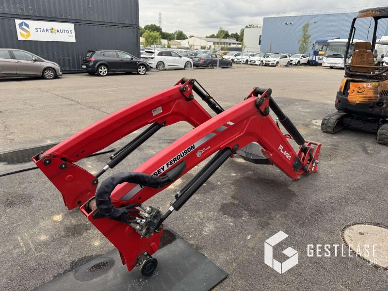 MASSEY FERGUSON FL4121 - Frontlæsser til traktor: billede 2 MASSEY FERGUSON FL4121 - Frontlæsser til traktor: billede 2