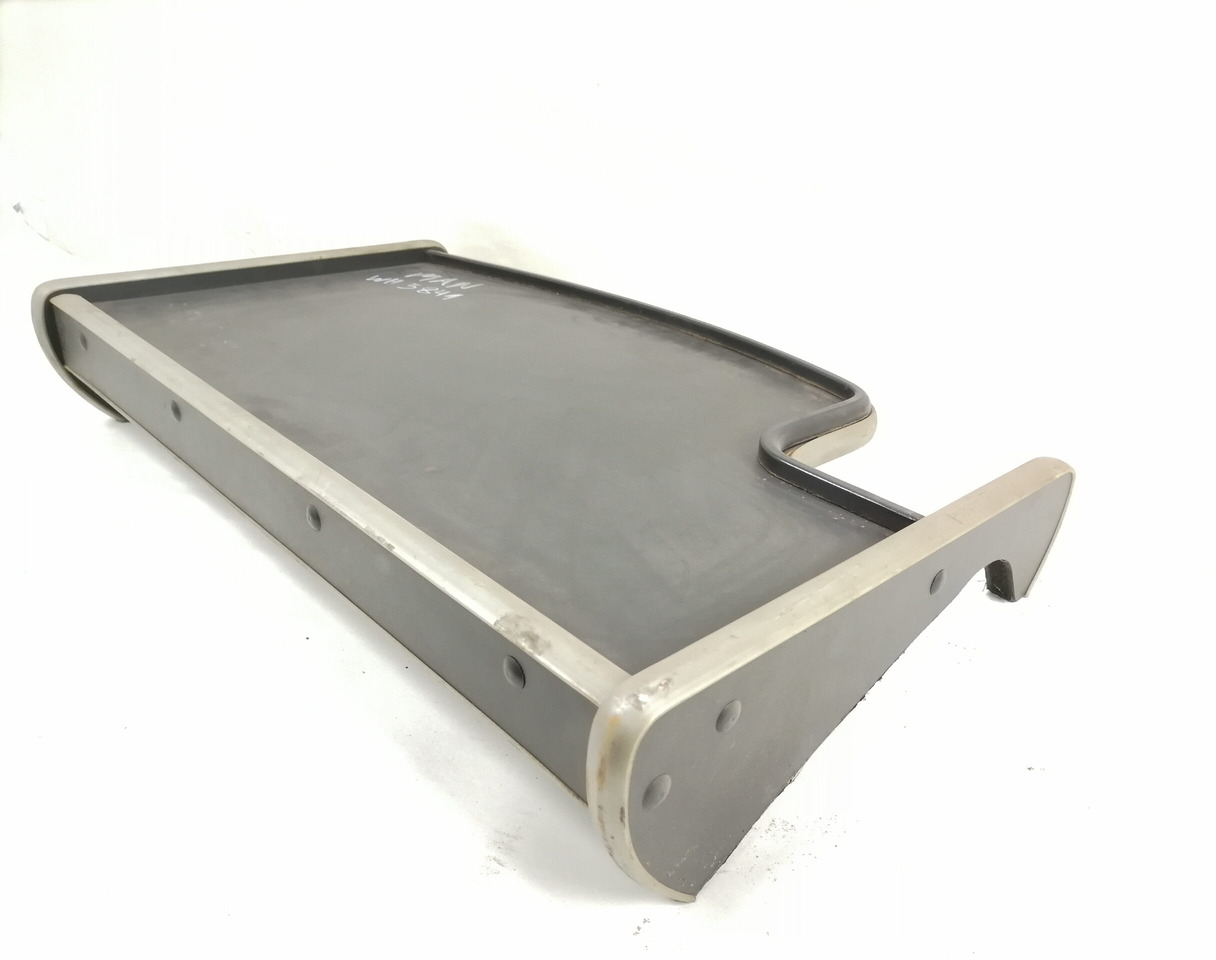 MAN Armatuurlaua pealne lisalaud - Universaldel for Lastbil: billede 3 MAN Armatuurlaua pealne lisalaud - Universaldel for Lastbil: billede 3