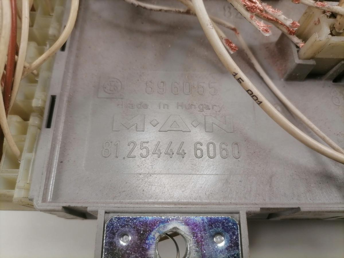 MAN Kaitsmepaneel 81254446060 - Sikring for Lastbil: billede 5 MAN Kaitsmepaneel 81254446060 - Sikring for Lastbil: billede 5