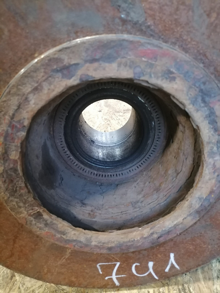 MAN Rear axel hub 81357013155 - Hjulnav for Lastbil: billede 2 MAN Rear axel hub 81357013155 - Hjulnav for Lastbil: billede 2
