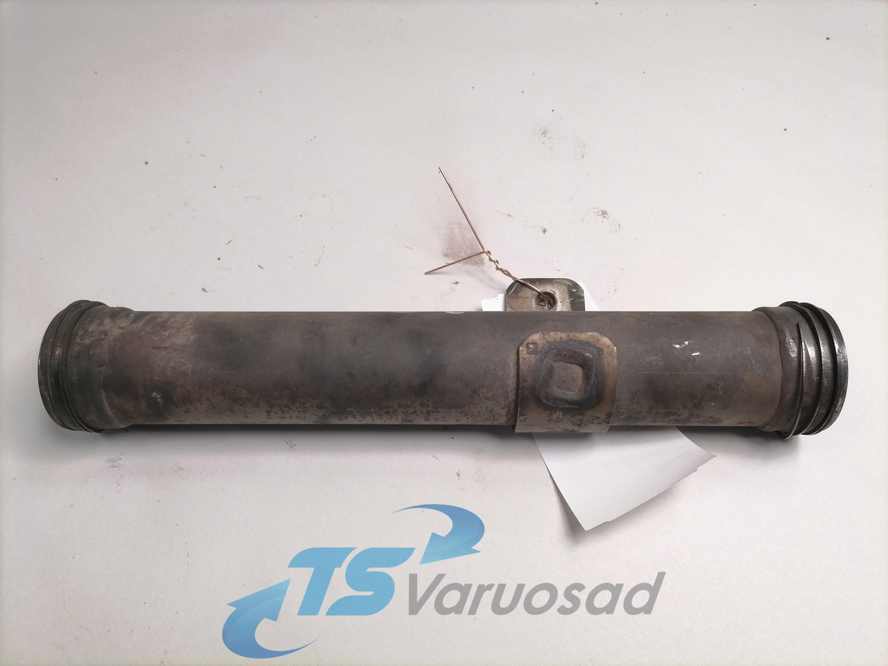 Scania EGR pipe 1528100 - Udstødningssystem for Lastbil: billede 1 Scania EGR pipe 1528100 - Udstødningssystem for Lastbil: billede 1