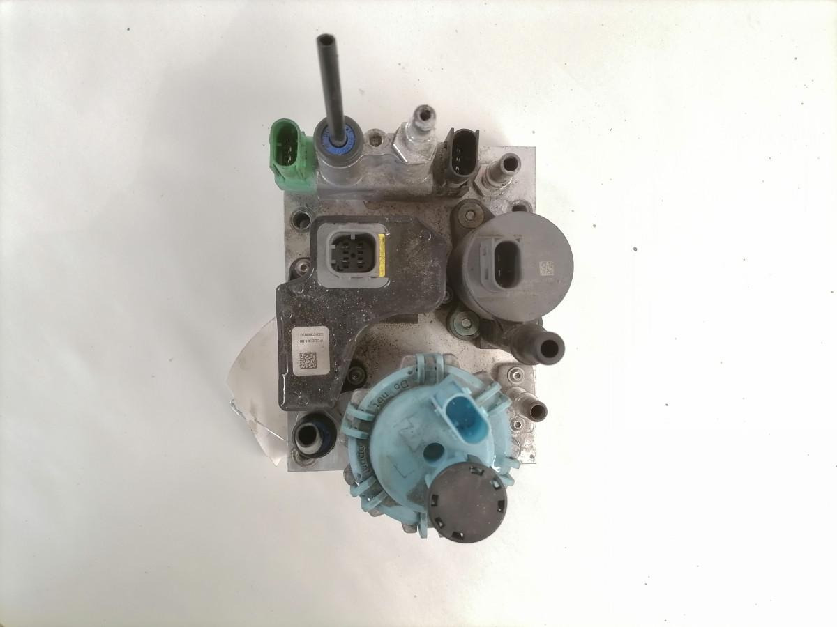 Volvo ADBlue pump 22209517 - Brændstofsystem for Lastbil: billede 4 Volvo ADBlue pump 22209517 - Brændstofsystem for Lastbil: billede 4