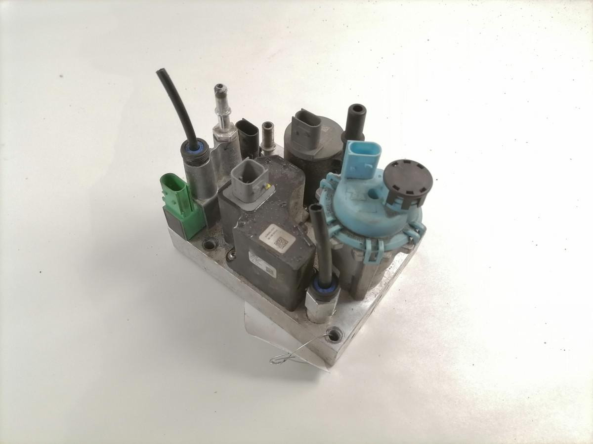 Volvo ADBlue pump 22209517 - Brændstofsystem for Lastbil: billede 2 Volvo ADBlue pump 22209517 - Brændstofsystem for Lastbil: billede 2