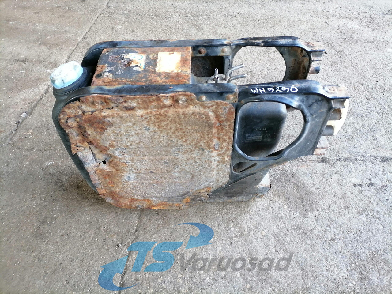 Volvo Ad Blue tank 20856475 - Brændstofsystem for Lastbil: billede 2 Volvo Ad Blue tank 20856475 - Brændstofsystem for Lastbil: billede 2