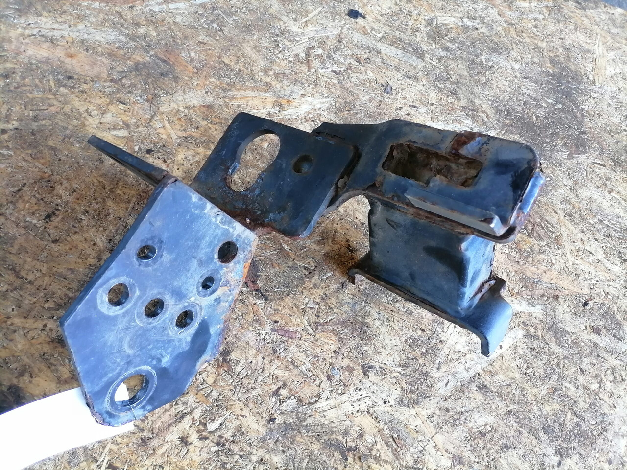 Volvo Bumper bracket 20429577 - Kofanger for Lastbil: billede 4 Volvo Bumper bracket 20429577 - Kofanger for Lastbil: billede 4