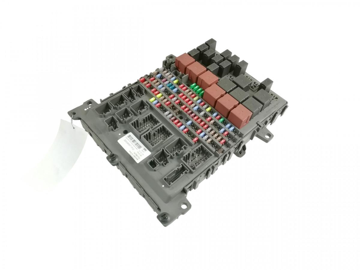 Volvo Central electric unit 22009557 - Sikring for Lastbil: billede 1 Volvo Central electric unit 22009557 - Sikring for Lastbil: billede 1