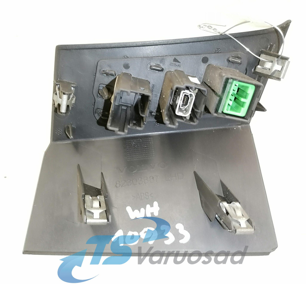 Volvo Volvo USB / AUX connector panel 82303887 - Elektrisk system for Lastbil: billede 2 Volvo Volvo USB / AUX connector panel 82303887 - Elektrisk system for Lastbil: billede 2