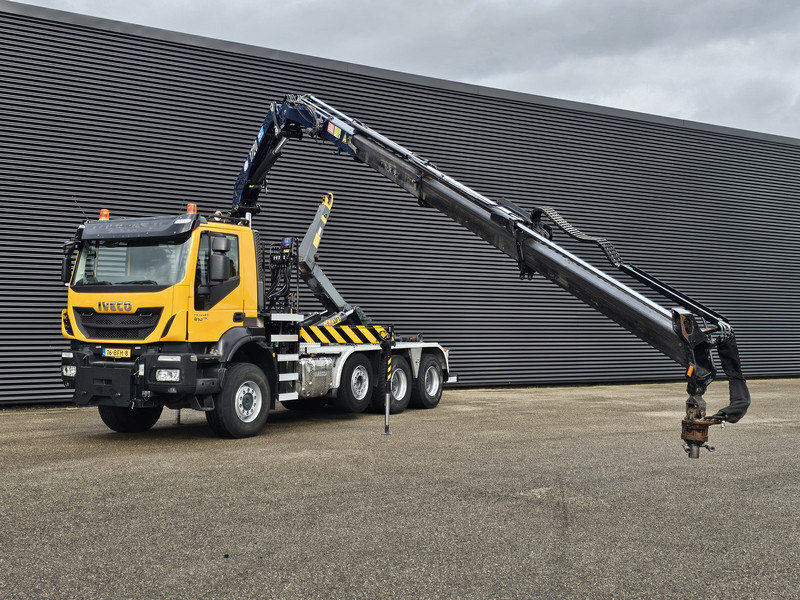 Iveco TRAKKER 380 8X6 / EURO 6 / CRANE + HOOKLIFT - Lastbil kroghejs, Lastbil med kran: billede 4 Iveco TRAKKER 380 8X6 / EURO 6 / CRANE + HOOKLIFT - Lastbil kroghejs, Lastbil med kran: billede 4