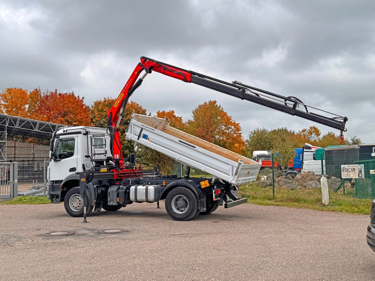 Mercedes-Benz 1840 2140 4X2 Kipper % Kran mit Funk Top Zust. - Tipvogn lastbil: billede 1 Mercedes-Benz 1840 2140 4X2 Kipper % Kran mit Funk Top Zust. - Tipvogn lastbil: billede 1