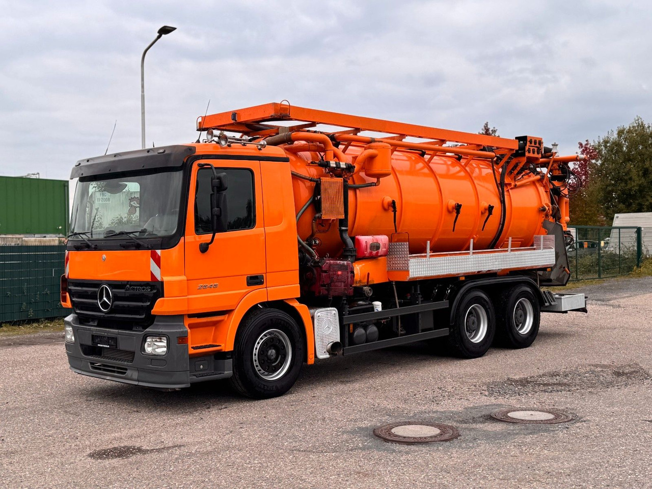 Mercedes-Benz 2646 6X4 Hellmers Saug Druck Spülwagen Retarder - Slamsugemaskine: billede 1 Mercedes-Benz 2646 6X4 Hellmers Saug Druck Spülwagen Retarder - Slamsugemaskine: billede 1