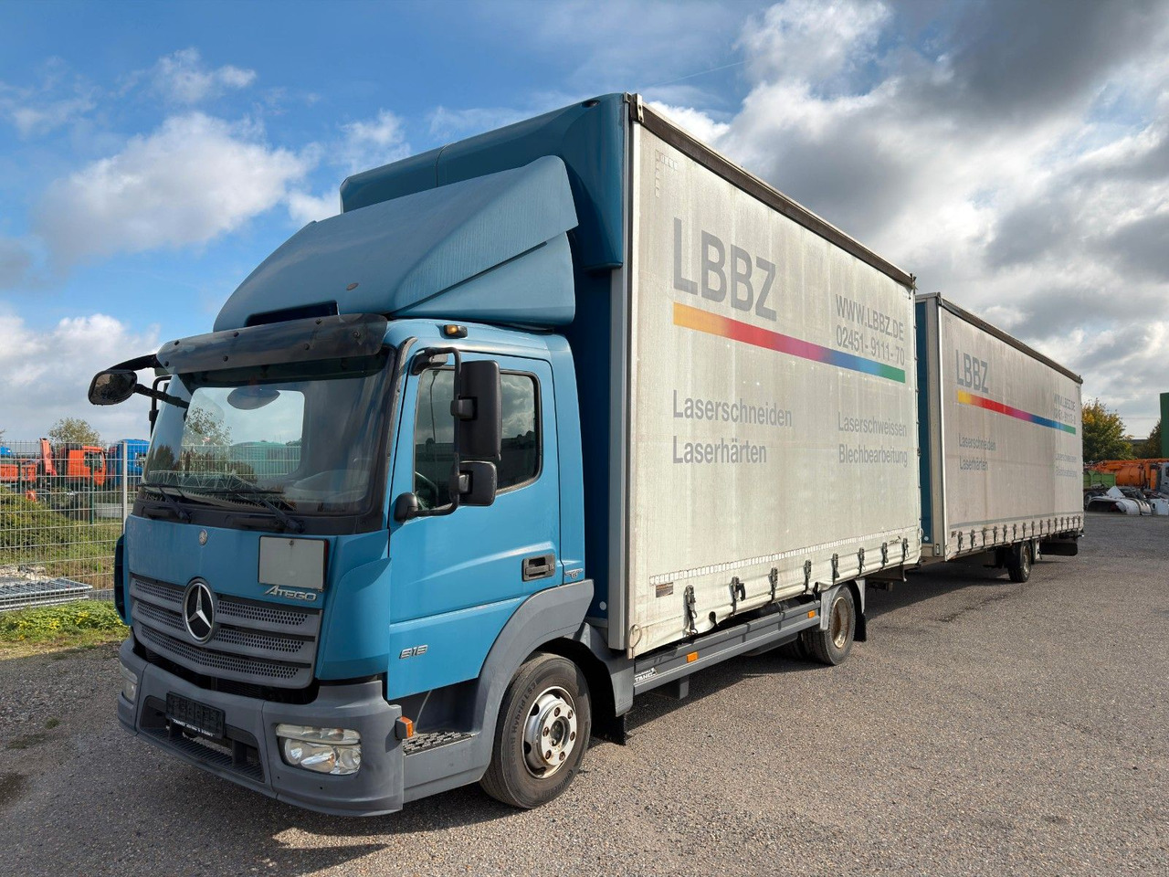 Mercedes-Benz 818 4X2 Pritsche & Plane & Tang Pritsche & Plane Mercedes-Benz 818 4X2 Pritsche & Plane & Tang Pritsche & Plane - Varebil med presenning: billede 1 Mercedes-Benz 818 4X2 Pritsche & Plane & Tang Pritsche & Plane Mercedes-Benz 818 4X2 Pritsche & Plane & Tang Pritsche & Plane - Varebil med presenning: billede 1