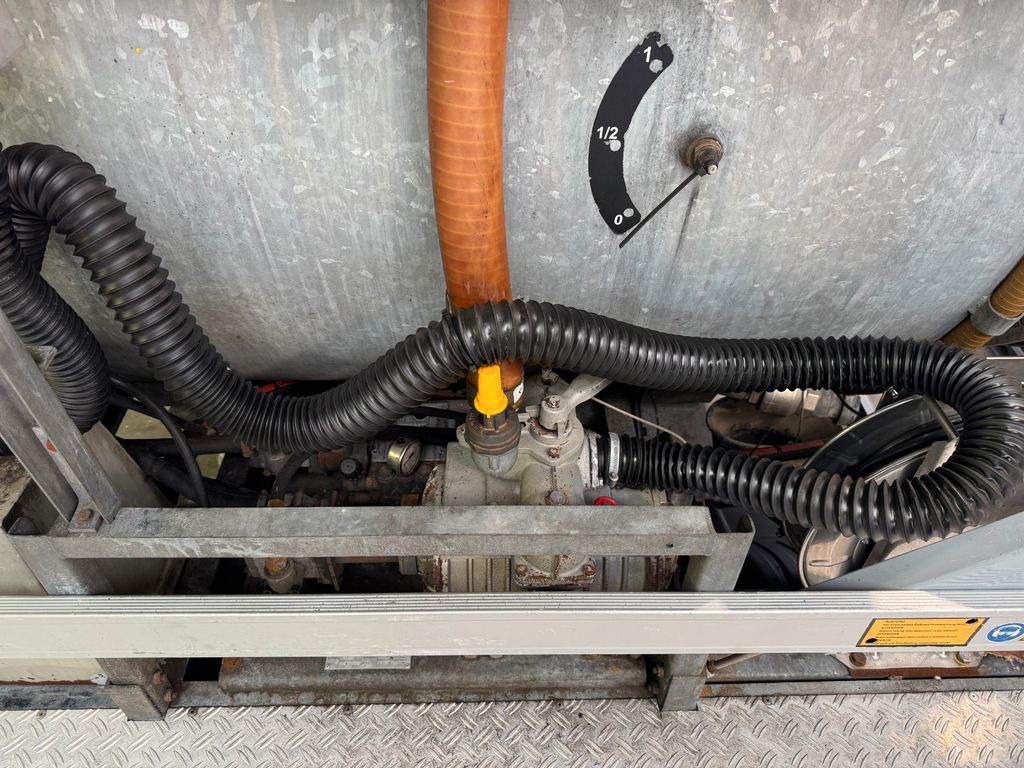 Mercedes-Benz 818 4X2 ROM Toilettenwagen Mercedes-Benz 818 4X2 ROM Toilettenwagen 6 Plätze - Slamsugemaskine: billede 4 Mercedes-Benz 818 4X2 ROM Toilettenwagen Mercedes-Benz 818 4X2 ROM Toilettenwagen 6 Plätze - Slamsugemaskine: billede 4