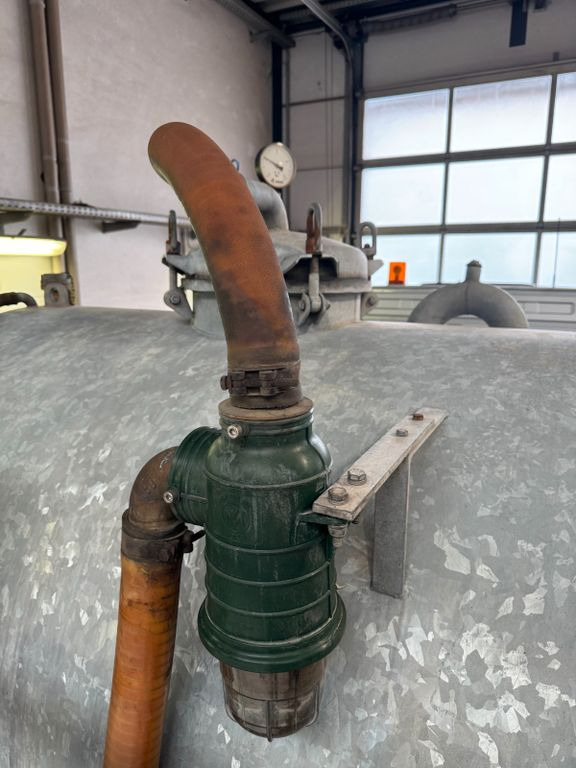 Mercedes-Benz 818 4X2 ROM Toilettenwagen Mercedes-Benz 818 4X2 ROM Toilettenwagen 6 Plätze - Slamsugemaskine: billede 5 Mercedes-Benz 818 4X2 ROM Toilettenwagen Mercedes-Benz 818 4X2 ROM Toilettenwagen 6 Plätze - Slamsugemaskine: billede 5