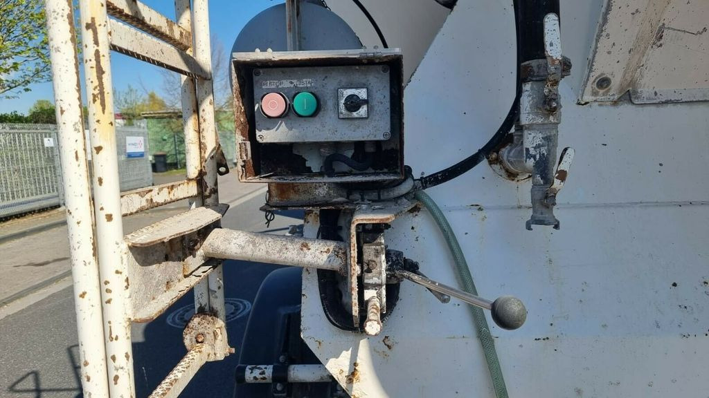 Müller-Mitteltal 2 Achs Betonmischauflieger Liebherr Müller-Mitteltal 2 Achs Betonmischauflieger Liebherr - Betontrailer: billede 5 Müller-Mitteltal 2 Achs Betonmischauflieger Liebherr Müller-Mitteltal 2 Achs Betonmischauflieger Liebherr - Betontrailer: billede 5